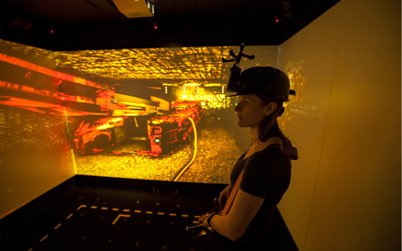 An inside view of a 10x10 cube environment built for NIOSH virtual reality training. This simulation shows basic mining scenarios including cutting coal and changing locations within the mine.