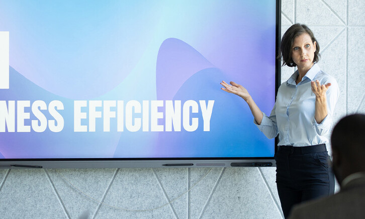 Meeting about artificial intelligence and business efficiency